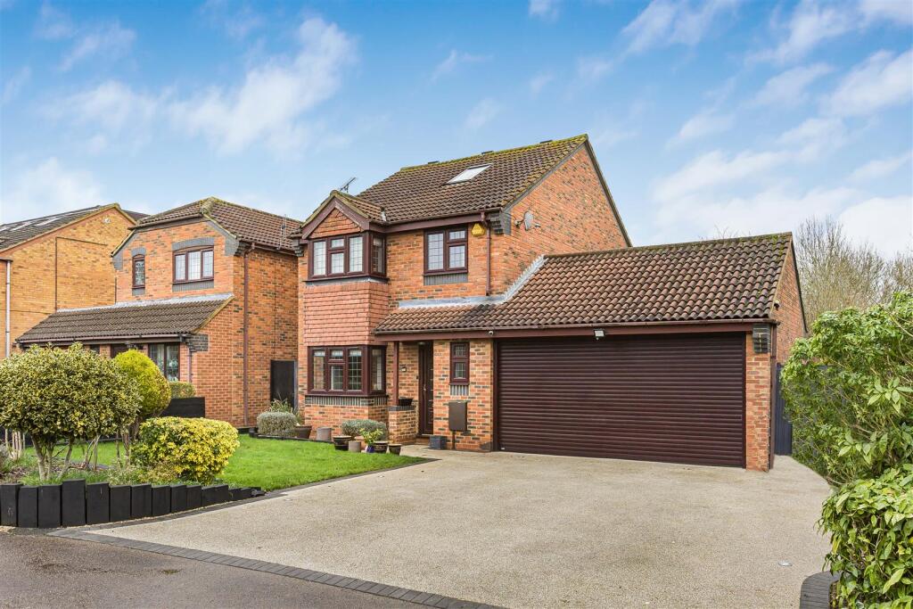Main image of property: Chatsworth Close, Bishop's Stortford
