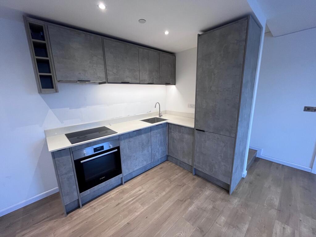 Apartment in Luton - More