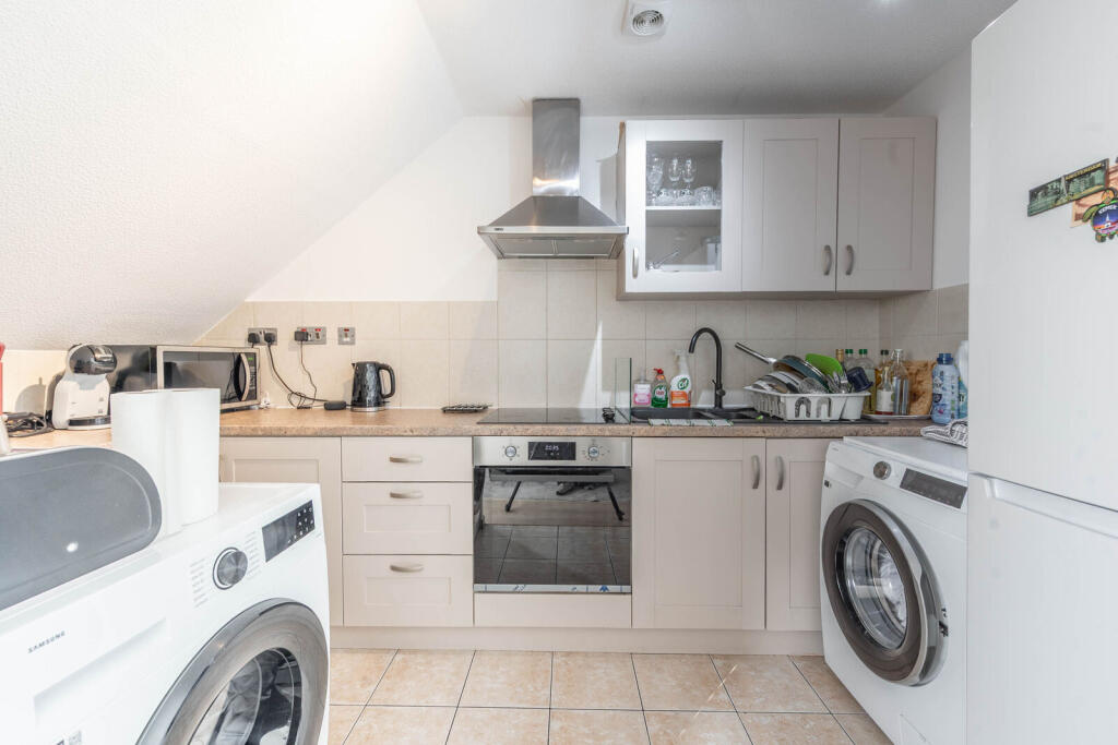 Apartment in Harrow - View 4