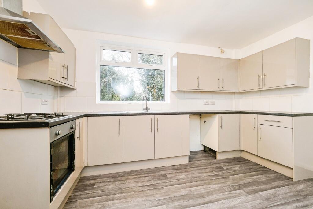 Ernan Road, South Ockendon, Essex, RM15 photo 2