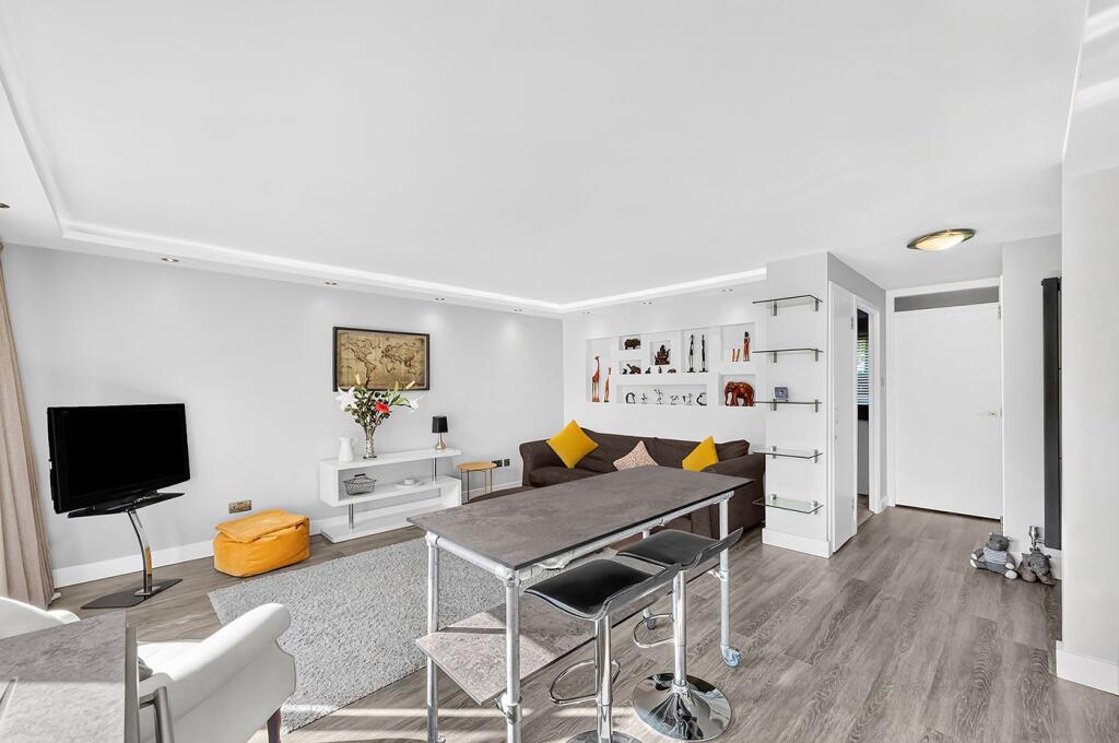 Apartment in London - More