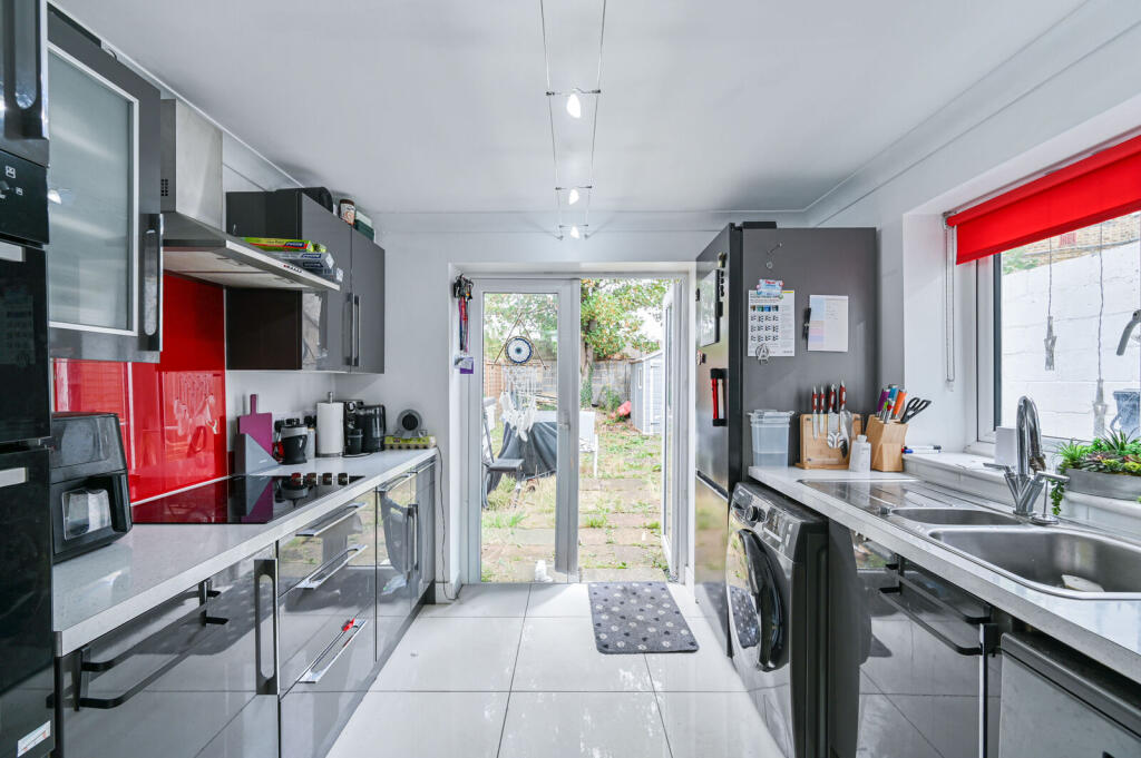 Apartment in Croydon - View 5
