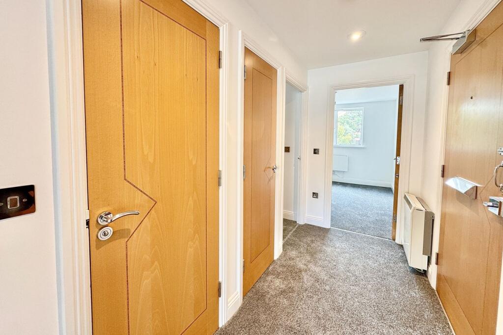 Apartment in Bournemouth, Boscombe - View 5
