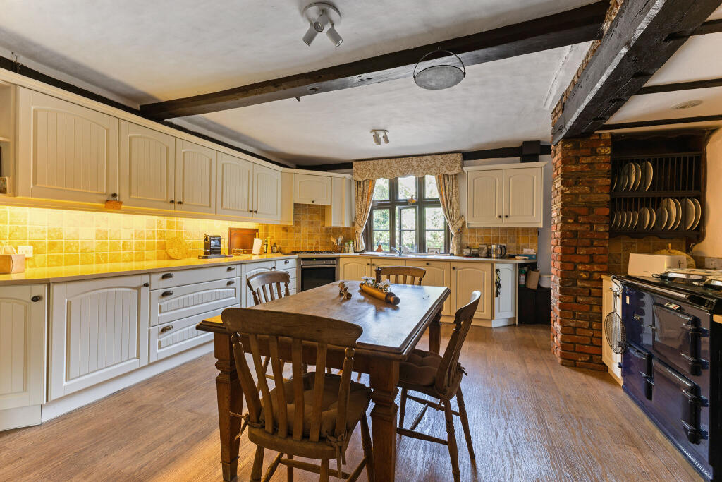 Watton Road, Datchworth, Knebworth, SG3 photo 3