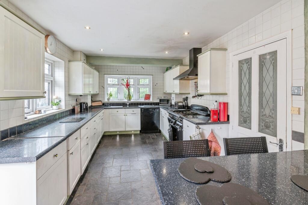Main image of property: London Road, WICKFORD, Essex, SS12