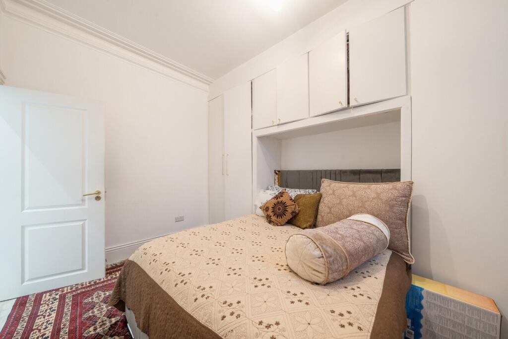 Apartment in London, Bellingham, Southend - View 5