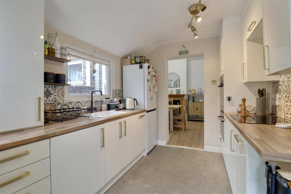 House in Portsmouth - View 5