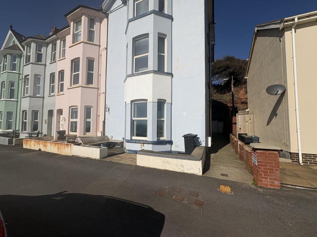 Main image of property: 2 Bedroom Flat - Dawlish