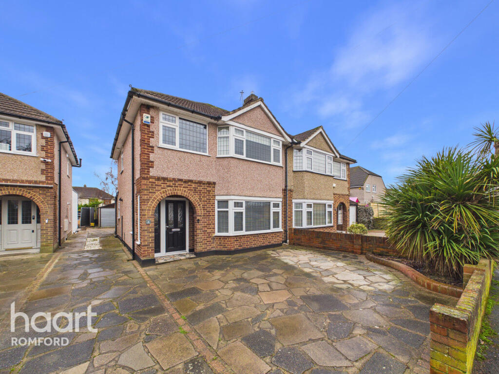 Main image of property: Garry Close, Romford, RM1 4AE
