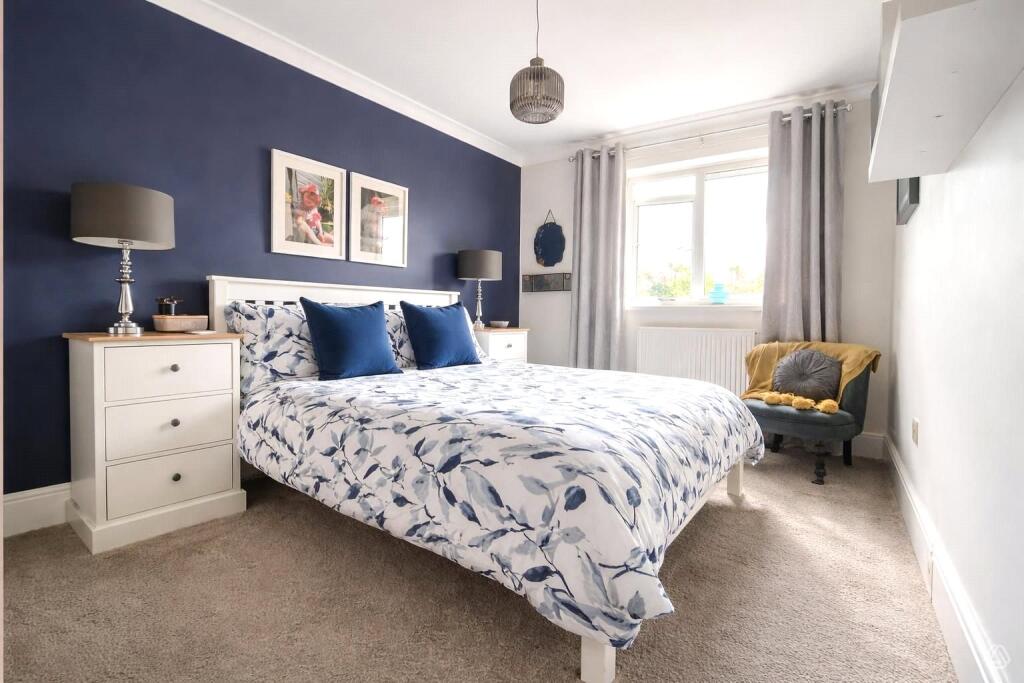 House in Bracknell, Birch Hill - View 4