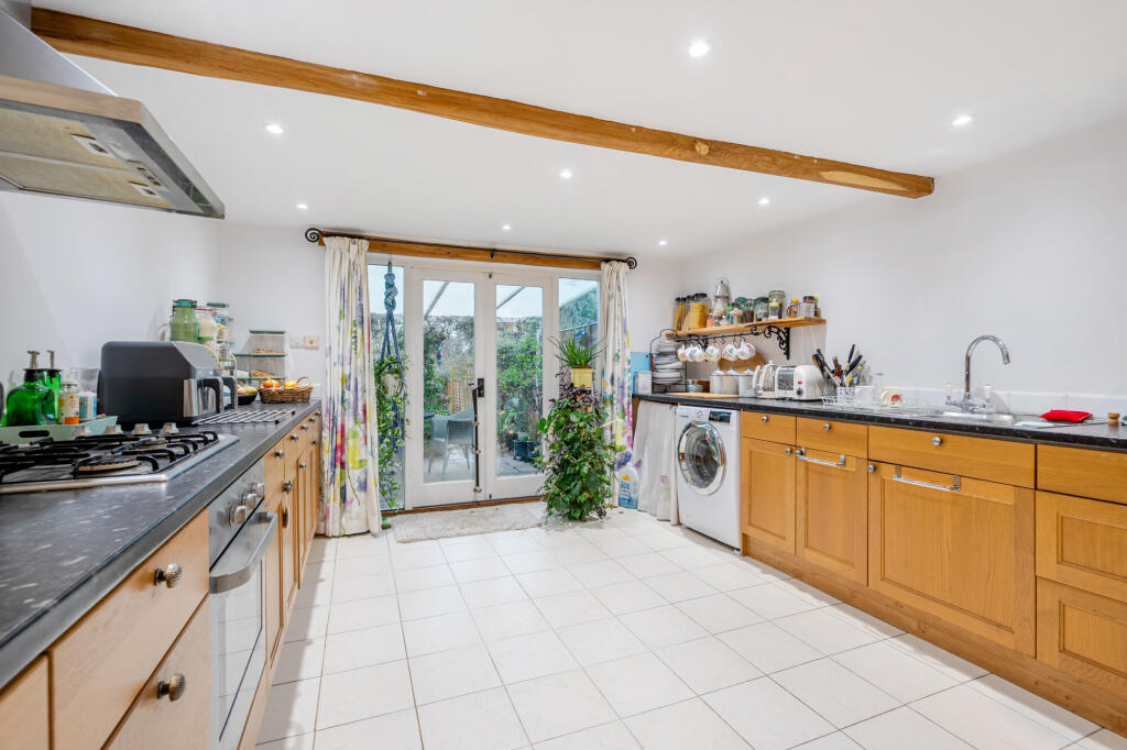 House in Great Missenden - More