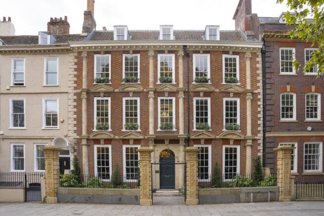 Exterior of 29 Queen Square