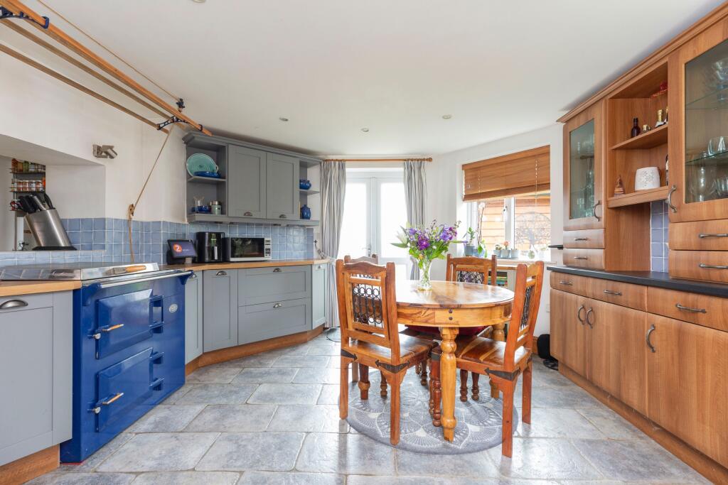 House in East Stour - More