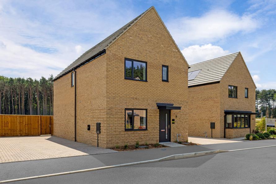 Main image of property: Nine Mile Ride, Bracknell,
Wokingham ,
RG40 3DN