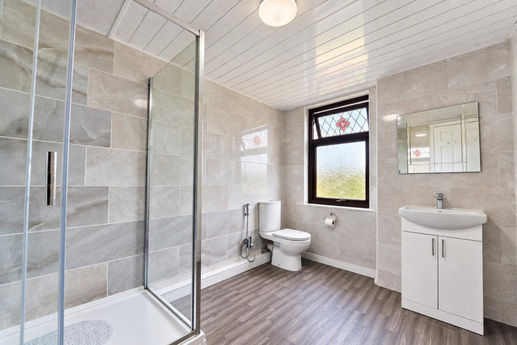 House in Rochdale, Greater Manchester - View 5