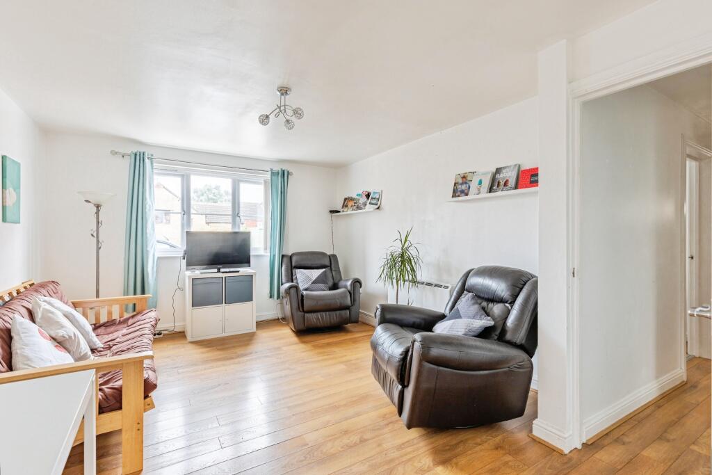 Main image of property: 11 Palace Gate, Wellingborough, NN9