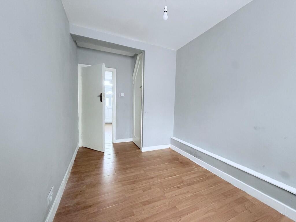 Apartment in Harrow - View 3
