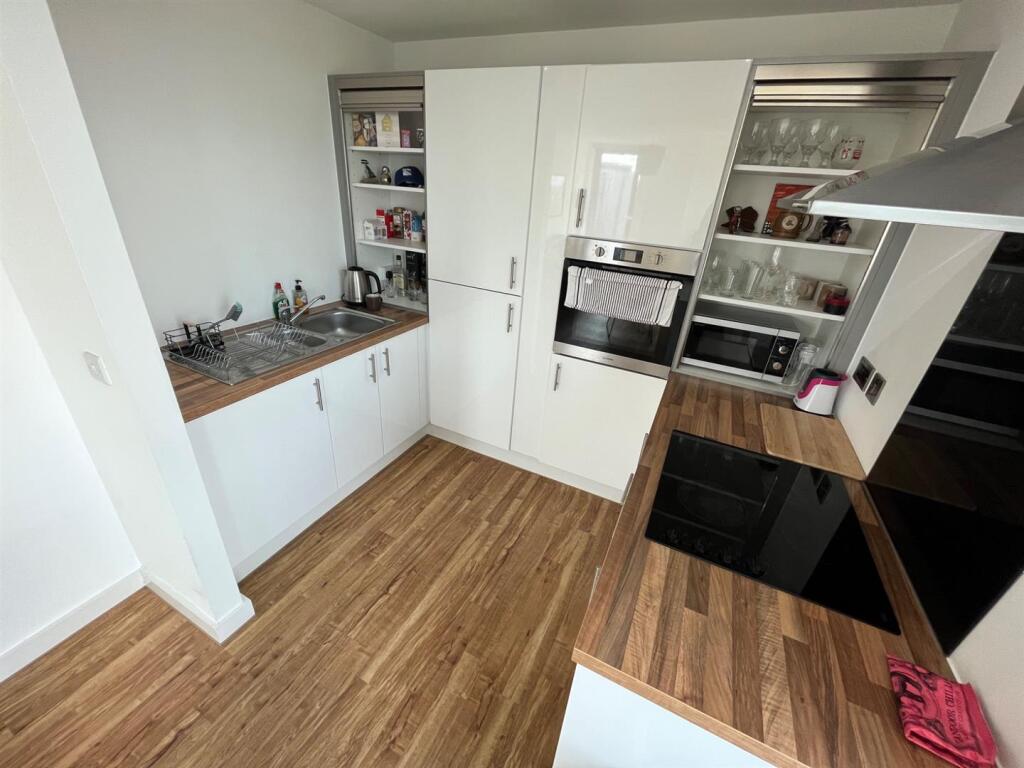 Apartment in Manchester - View 5