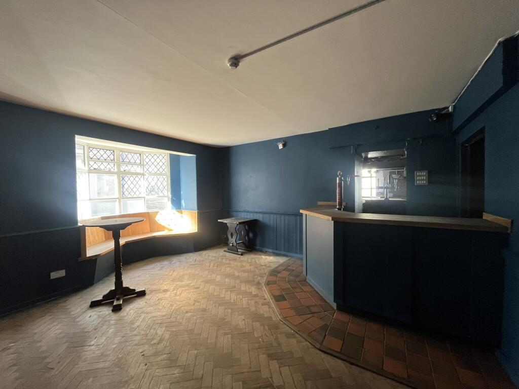 Main image of property: The Queen's Head Hotel , 1 St. James Street, Monmouth, Monmouthshire, NP25