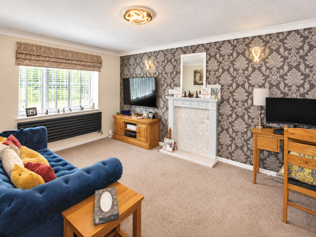 House in Swindon - View 5