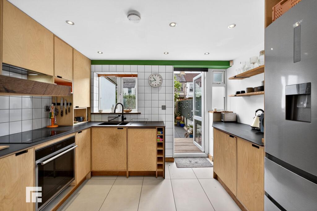 House in Cardiff, Grangetown - View 3