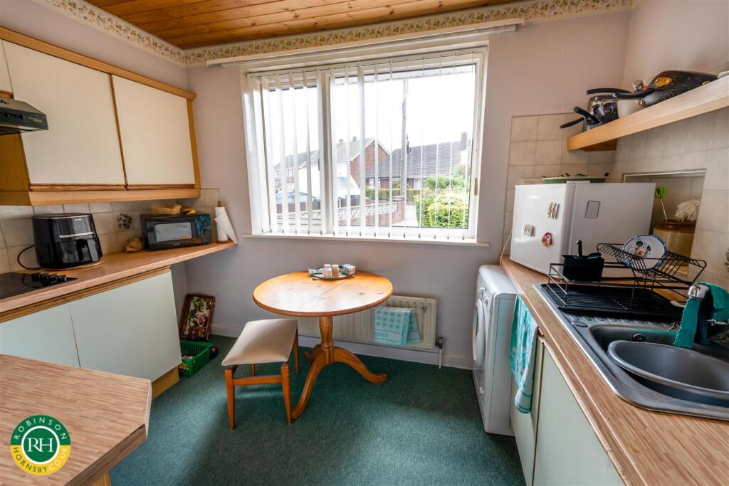 St. Marys Crescent, Tickhill, Doncaster photo 4