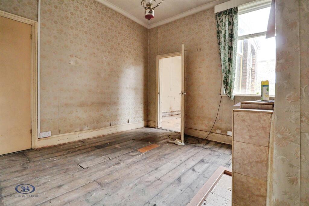 House in Stoke-on-Trent - View 5
