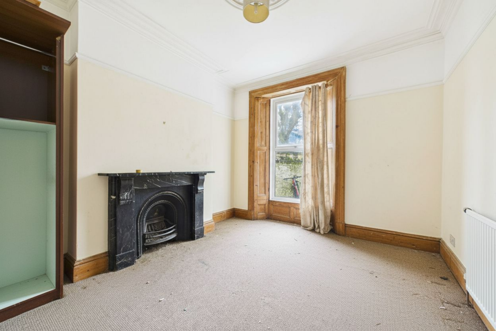 House in Plymouth, Lipson - More