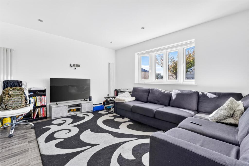 House in London - View 2