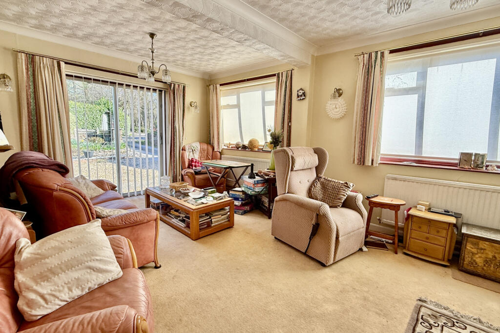 Burrows Lane, Verwood, BH31 7PH photo 3