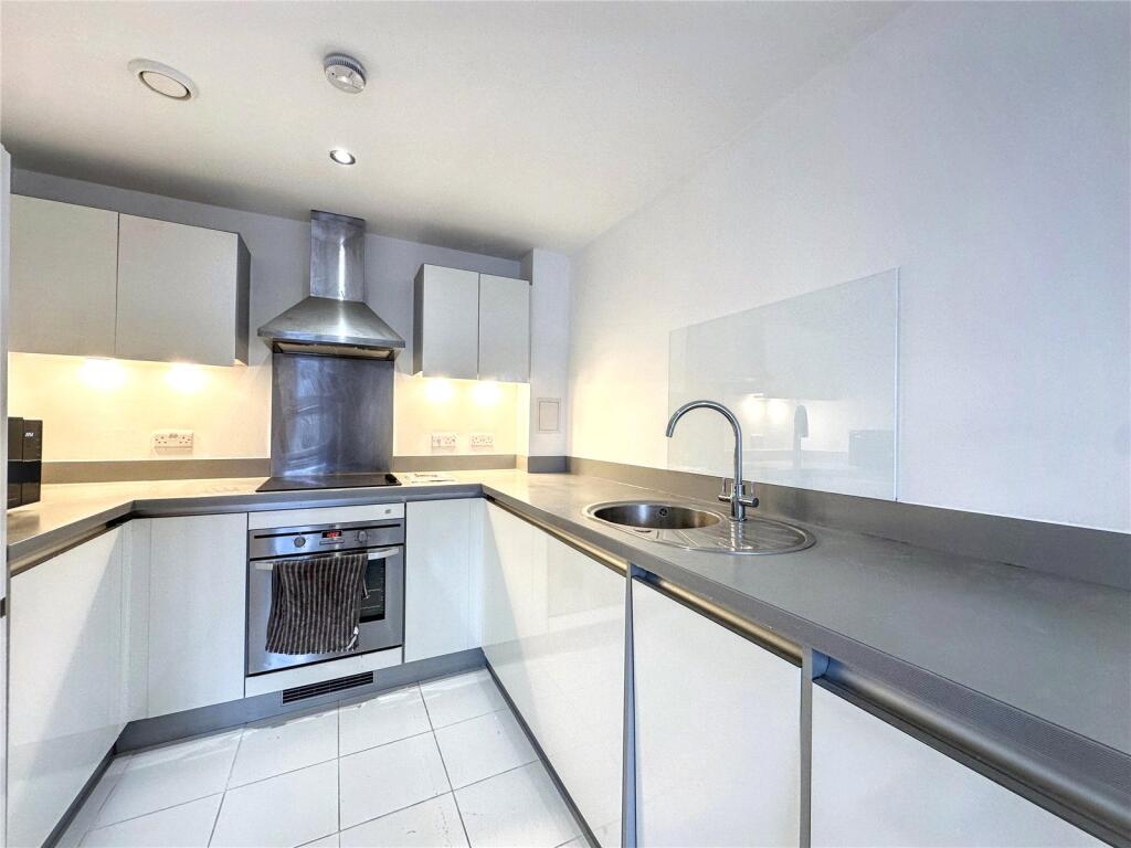 Apartment in London - More