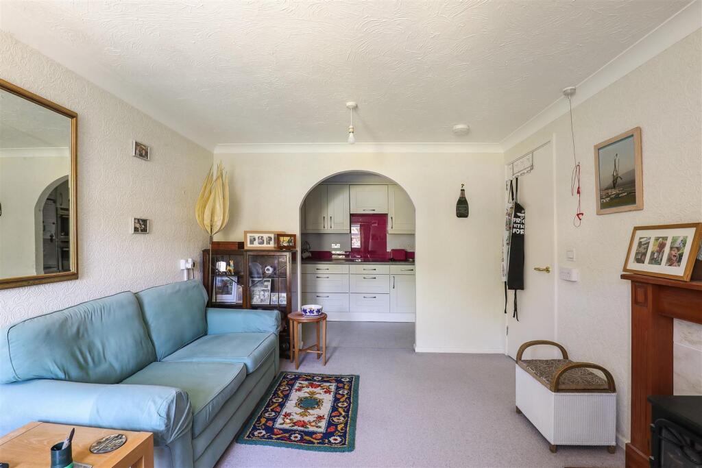 Cambridge Way, Minchinhampton, Stroud photo 2
