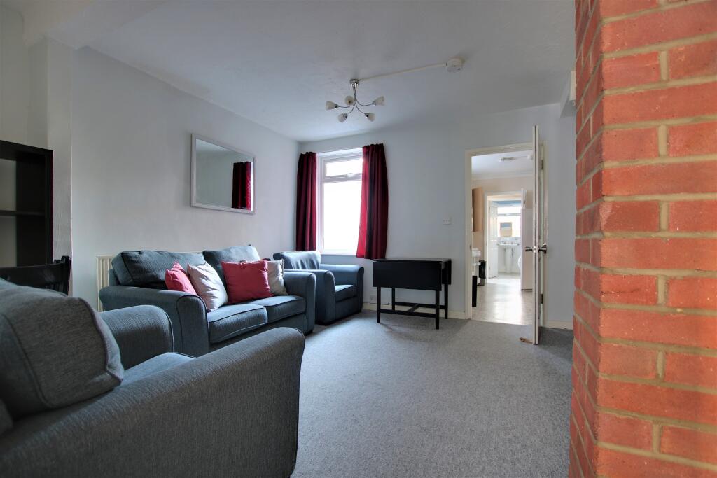 House in Southampton - View 4