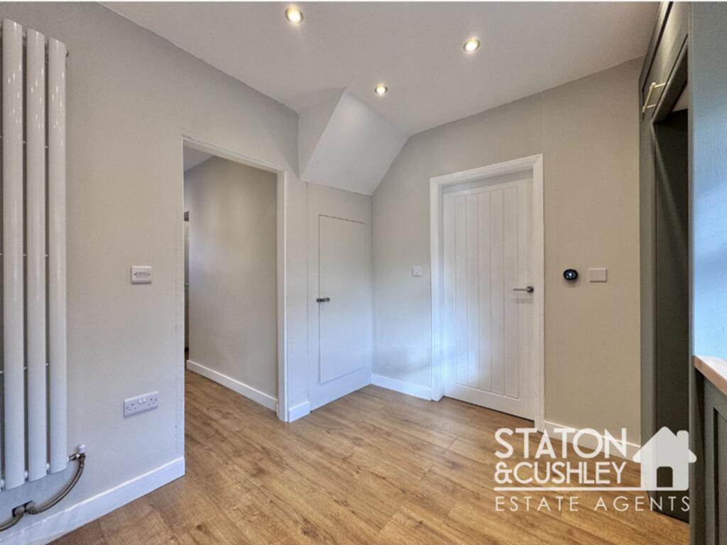 House in Newark and Sherwood, Clipstone - More