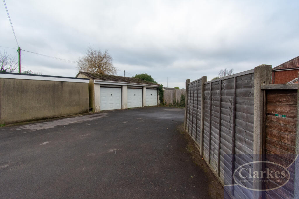 House in Talbot Village, Ensbury Park, Bournemouth - View 5