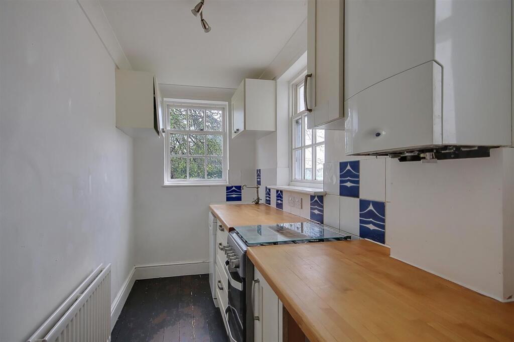 Apartment in Brighton - View 3