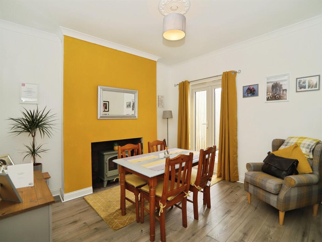 House in Cardiff, Taffs Well - More