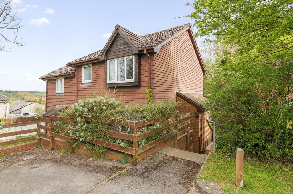 Main image of property: St. Peters Gardens, Wrecclesham, Farnham, Surrey, GU10