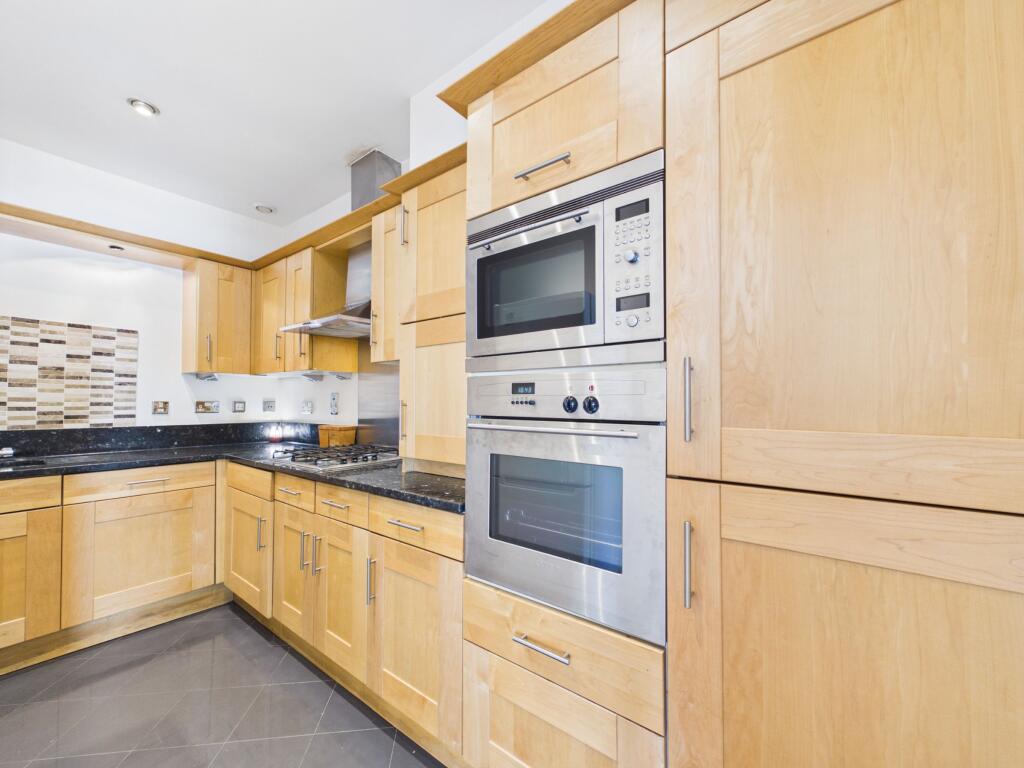 Apartment in London - View 5