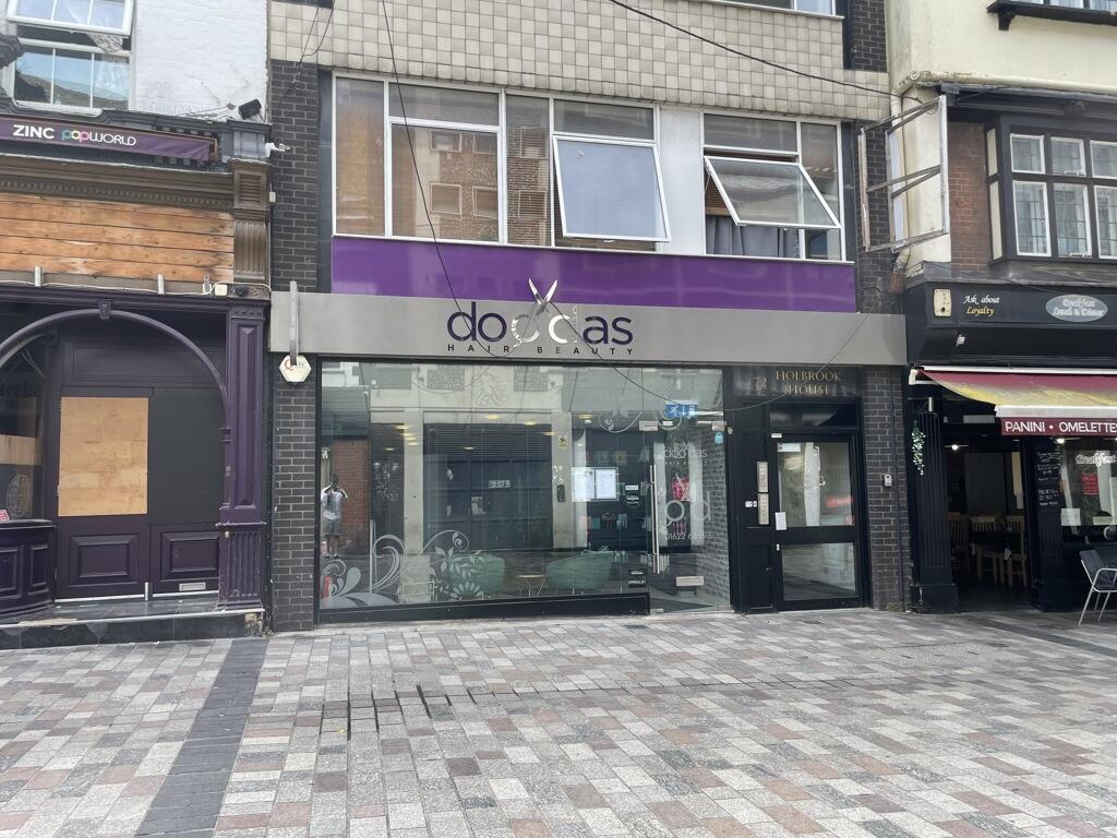 Main image of property: 72 Bank Street, Maidstone, Kent, ME14 1SN