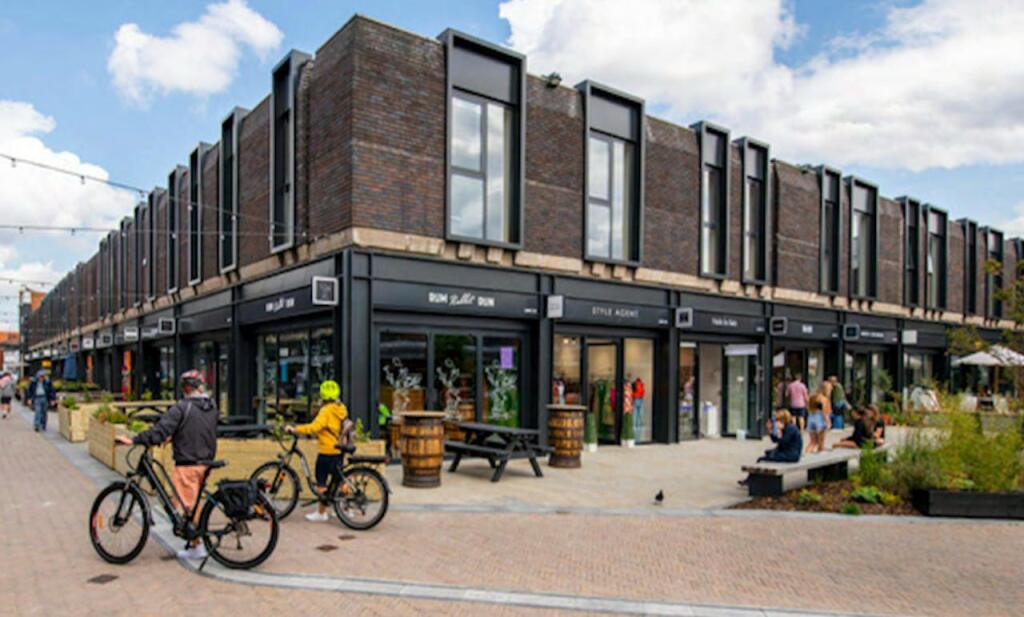 Main image of property: 7 The Mall, Stanley Square, Sale, M33 7XZ