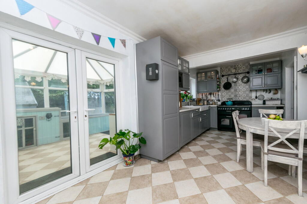 House in Huddersfield - View 4