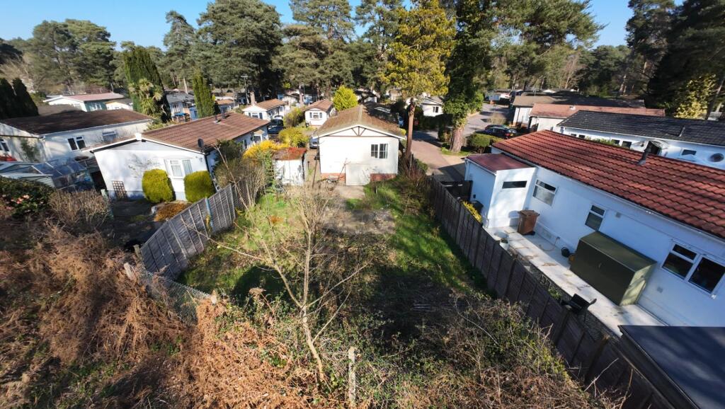 California country park homes, Finchampstead, Berkshire photo 2
