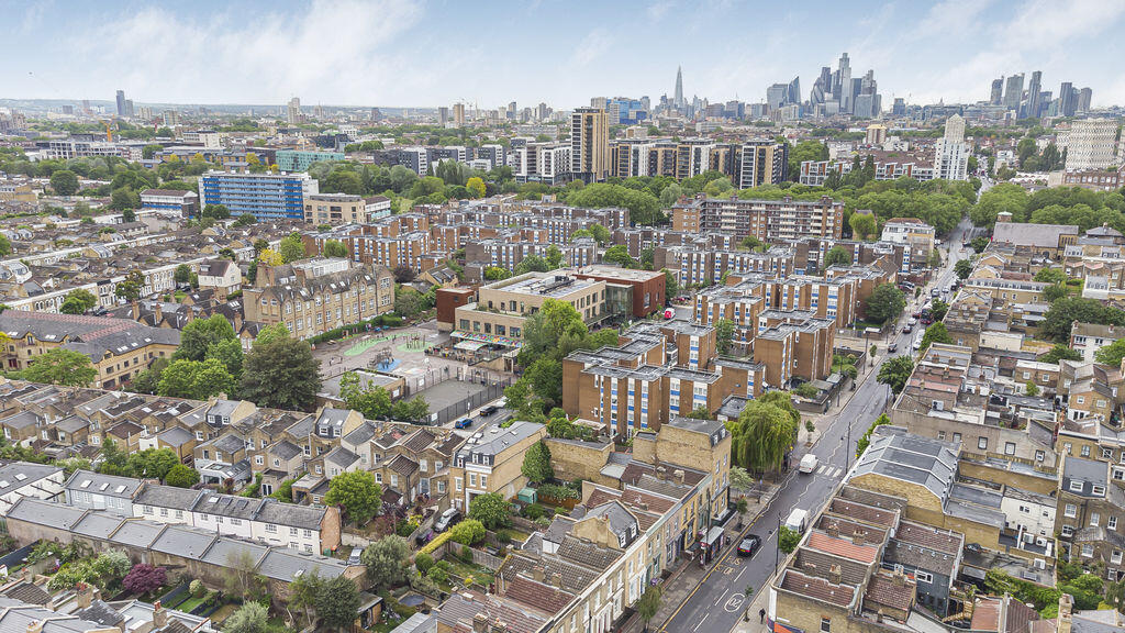 House in London - View 5
