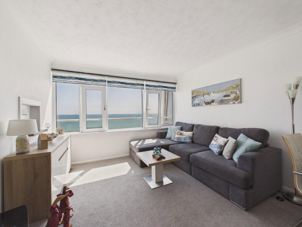 West Parade, Worthing, BN11 5EE photo 5