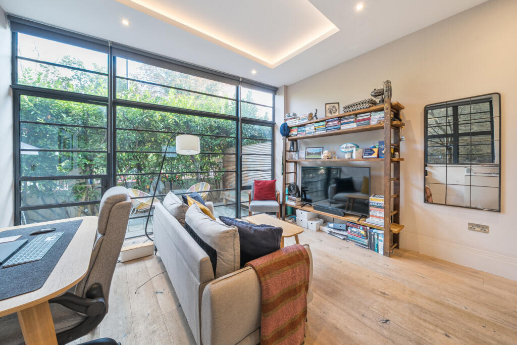 Main image of property: Romeyn Road, Streatham, London, SW16