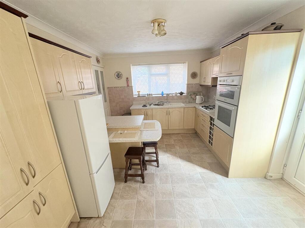 House in Fareham, Hampshire - View 3