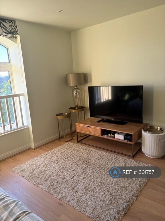 Apartment in Cardiff - View 4