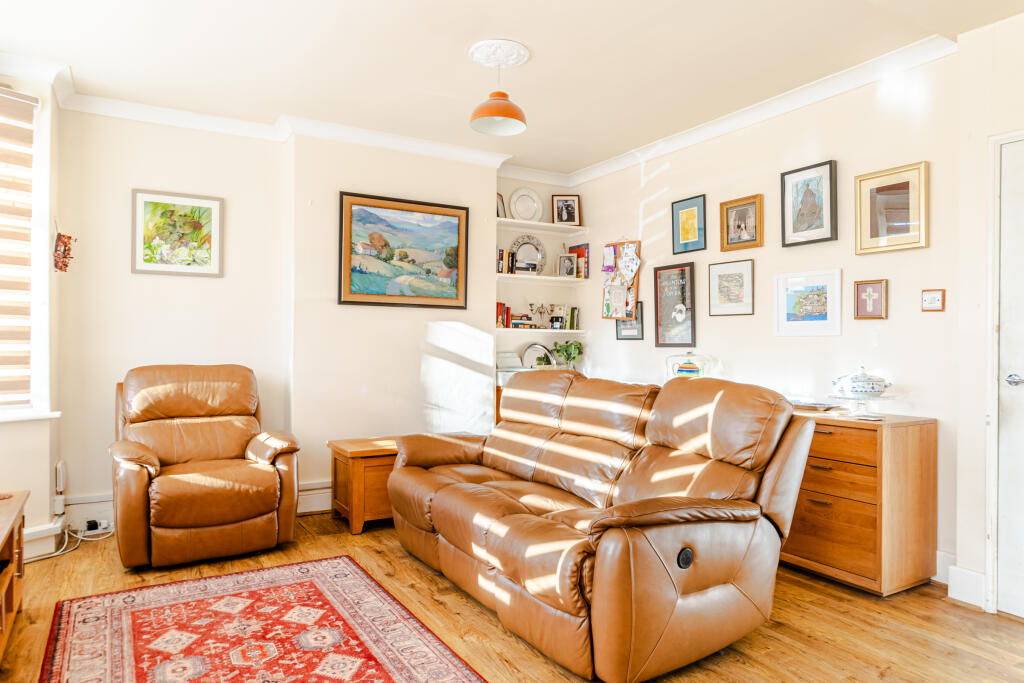 Meadowfields Drive, York, YO31 photo 2