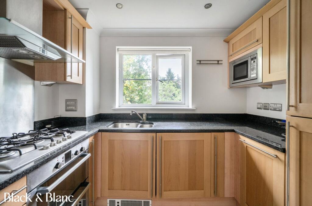 Apartment in London - View 5
